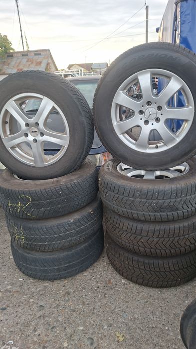 Vand 2 seturi roti complete pentru suv cu anvelope 235/65/17