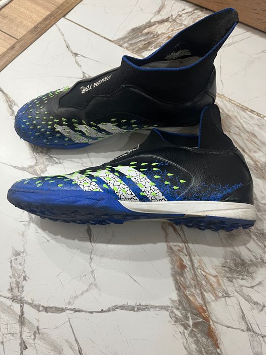 Спортивная обувь