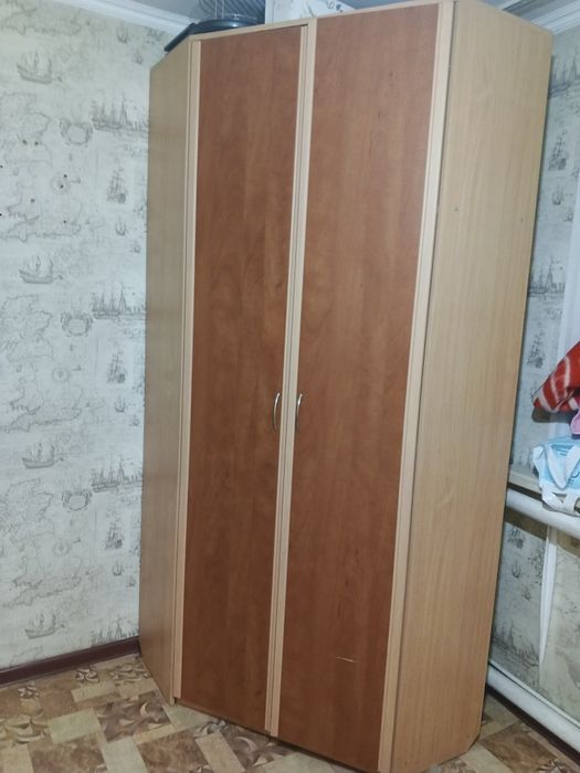 Продам шкаф угловой