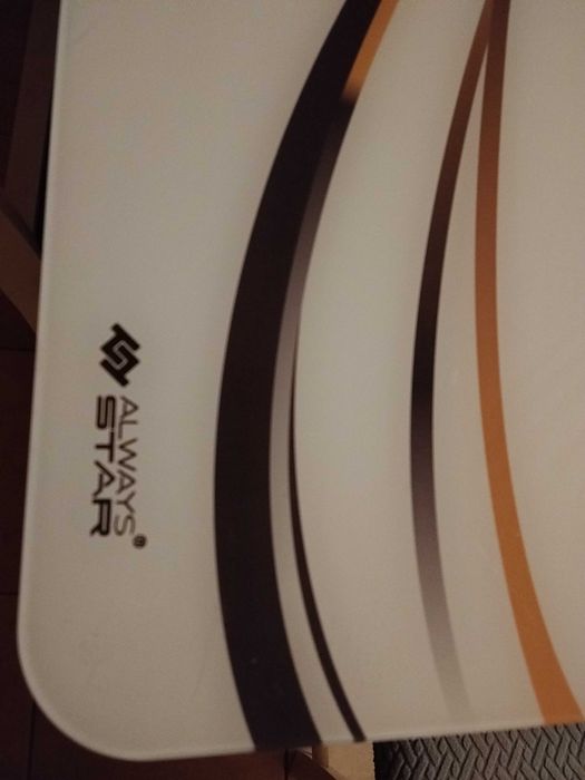 тразпезария разтегателна маса и  шест стола