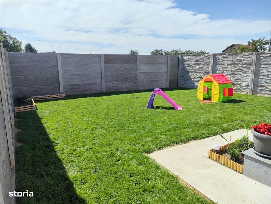 Duplex separat prin C.T - personalizare interioara - acces facil