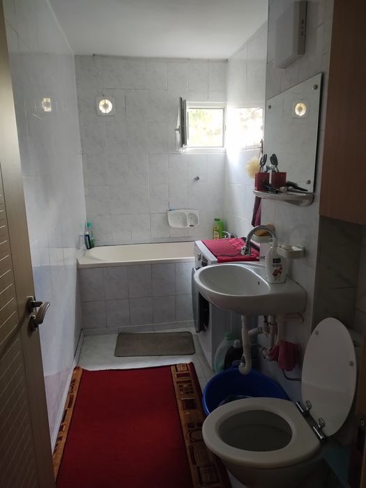 De vânzare apartament 3 camere
