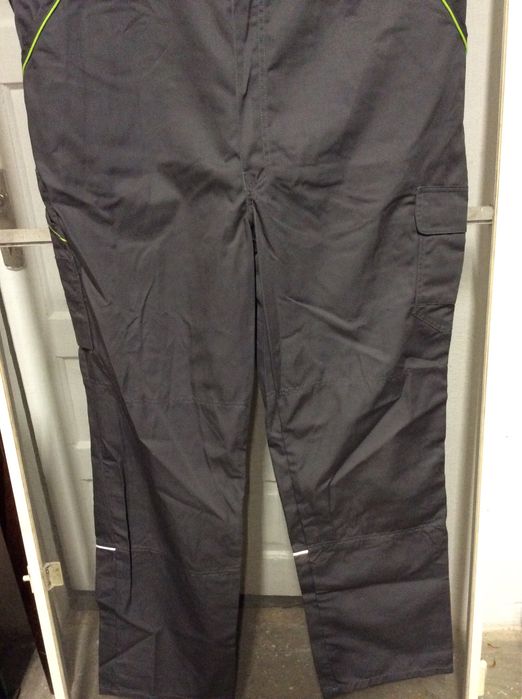 Pantaloni noi cu bretele 60-62