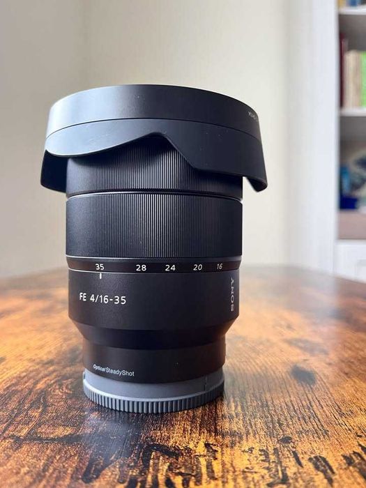 Obiectiv Zeiss Vario-Tessar 16-35mm f/4 ZA OSS pentru Sony FE