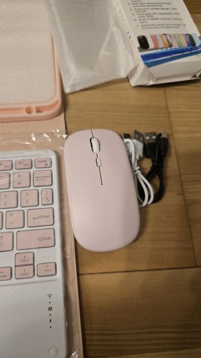 Husă cu tastatura touchpad Ipad 11, 11" 2025