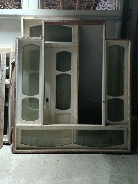 Срочно продаются окна и двери деревянные