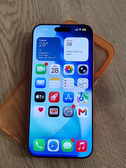 iPhone 17 pro max Orange