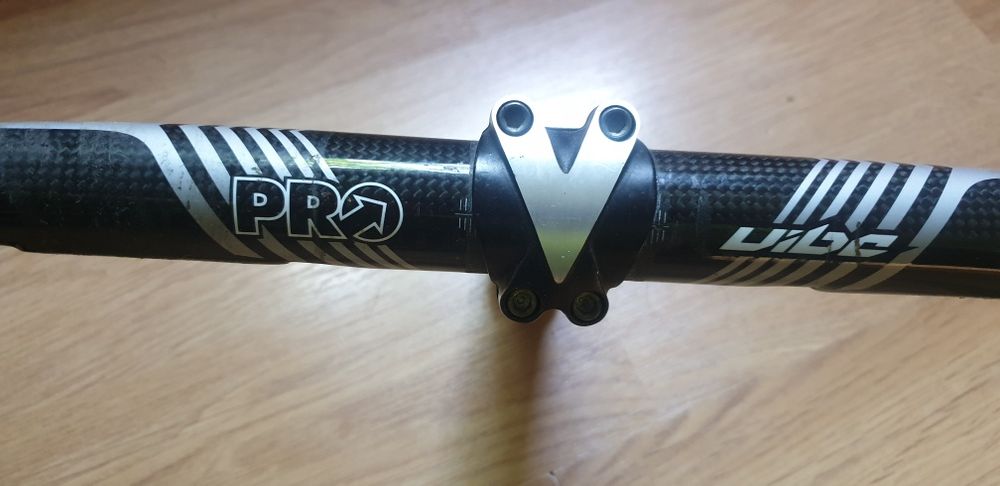 Ghidon Pro VIBE carbon + tija ghidon Al de 114mm