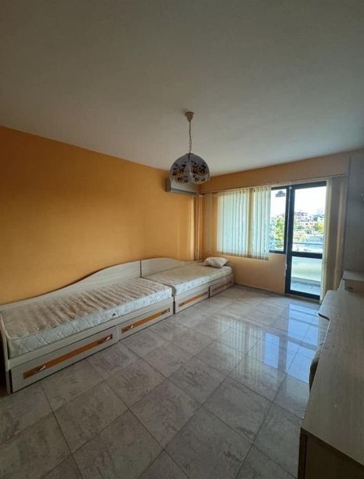 Дава се под наем Тристаен апартамент в Бургас, Изгрев - 89 кв.м за 510 € - Снимка #1