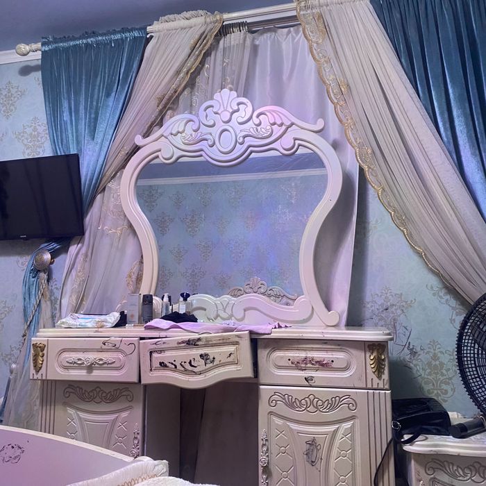 Мебель б/у производство Китай