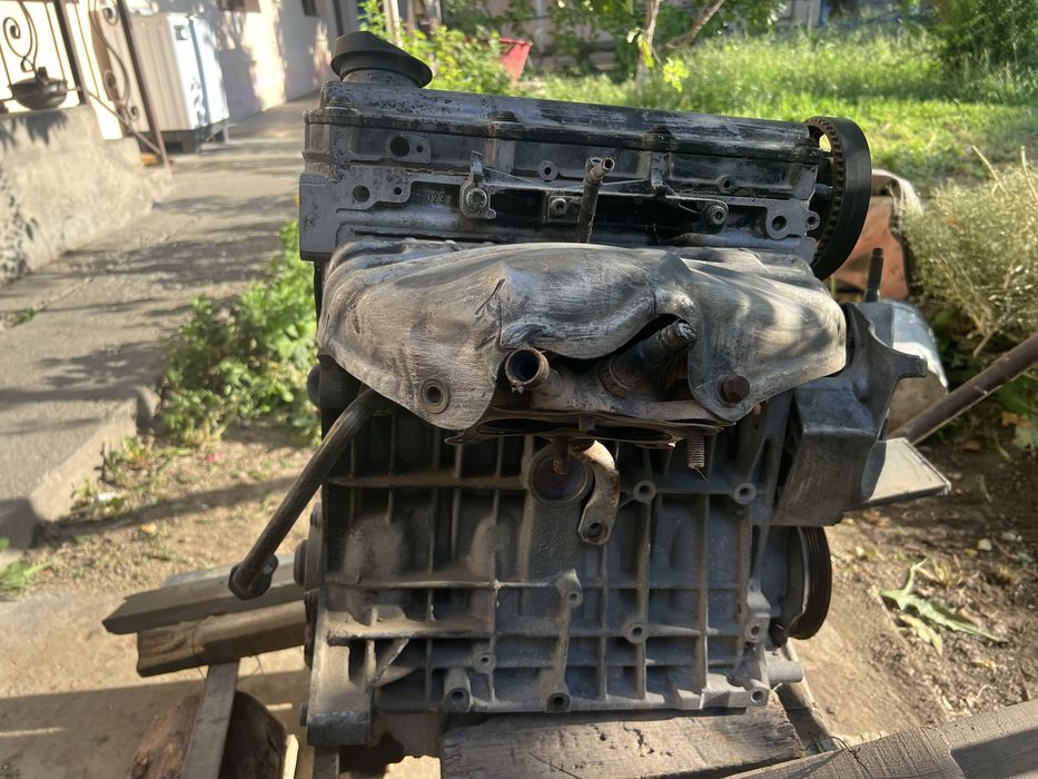 Матор для Голф 4 1.6 8 клапн