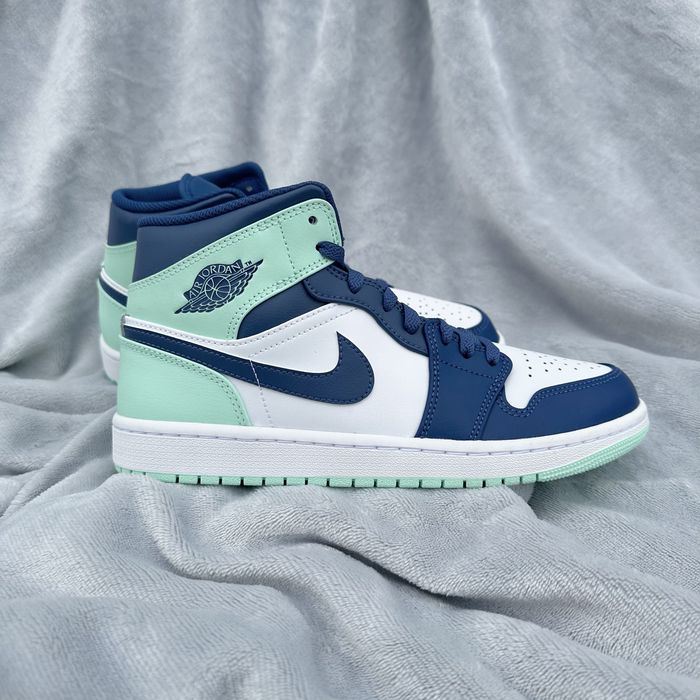 Pantofi Sport Air Jordan 1 Mid Mystic Navy Blue -masura decalata
