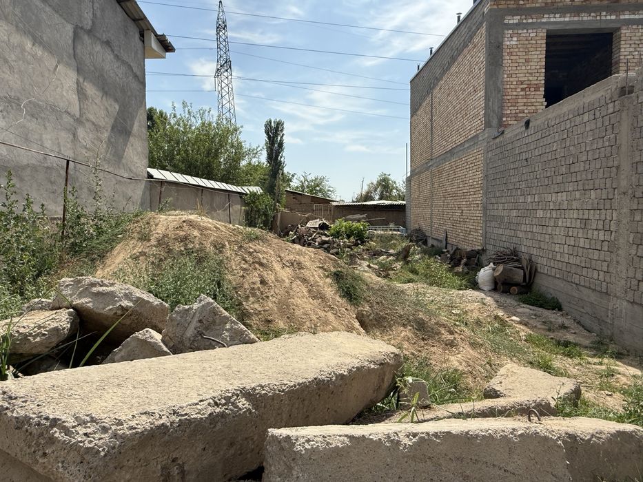 Tashgresda srochna yer sotiladi narxi kelishiladi