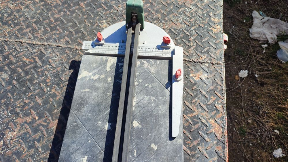 Машина за рязане на плочки Bosch