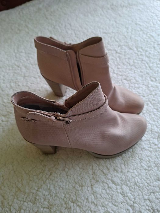 Bugatti боти на ток