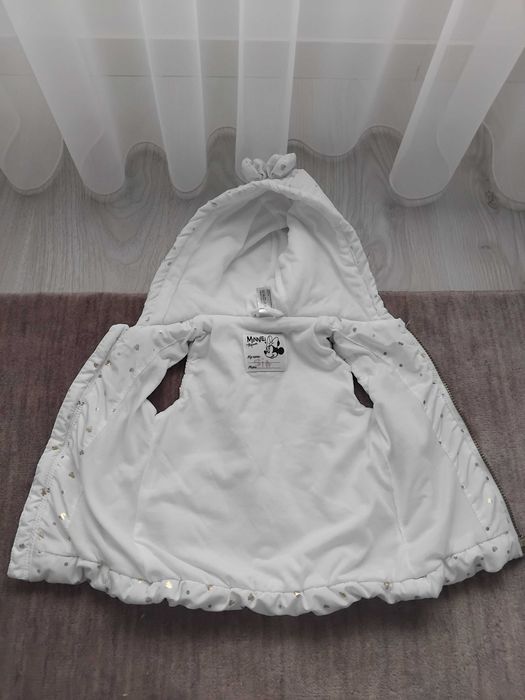 Vesta alba cu inimioare aurii