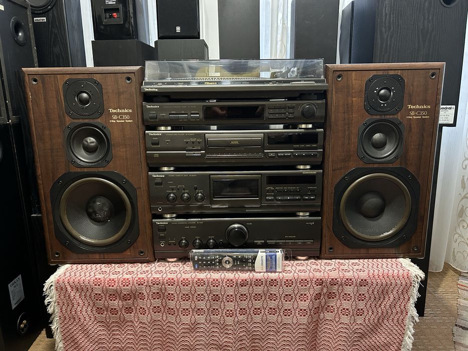 Sistem / linie audio TECHNICS cu boxe si pickup in satre perfecta de functionare