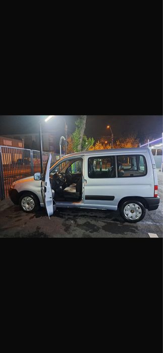 Vând Peugeot Partner