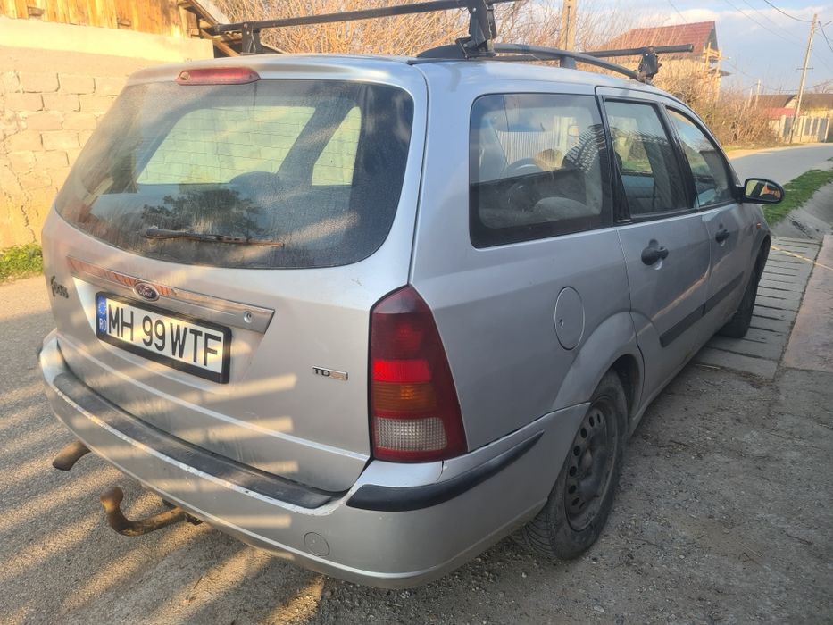 vând Ford focus 1.8 TDDI