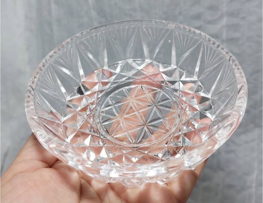 Очень красивая конфетница