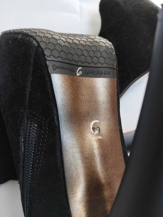 Дамски бутикови боти на ток, с платформa