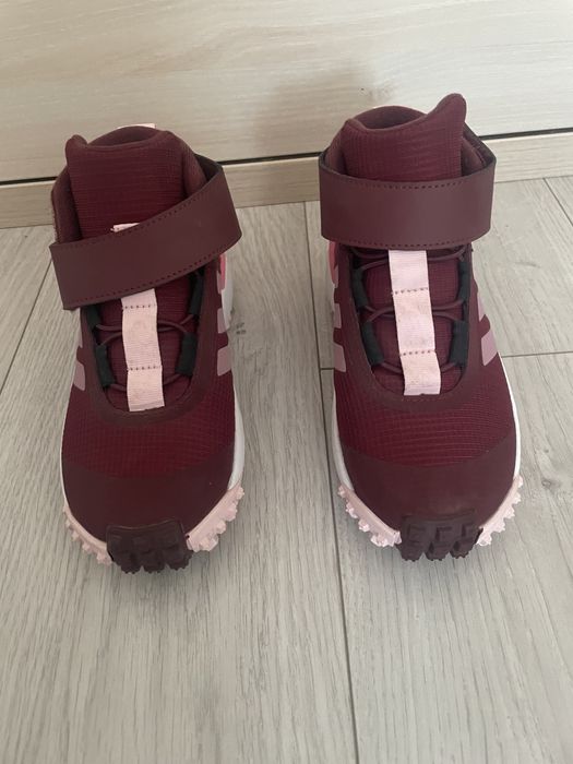 Adidasi fetite 32