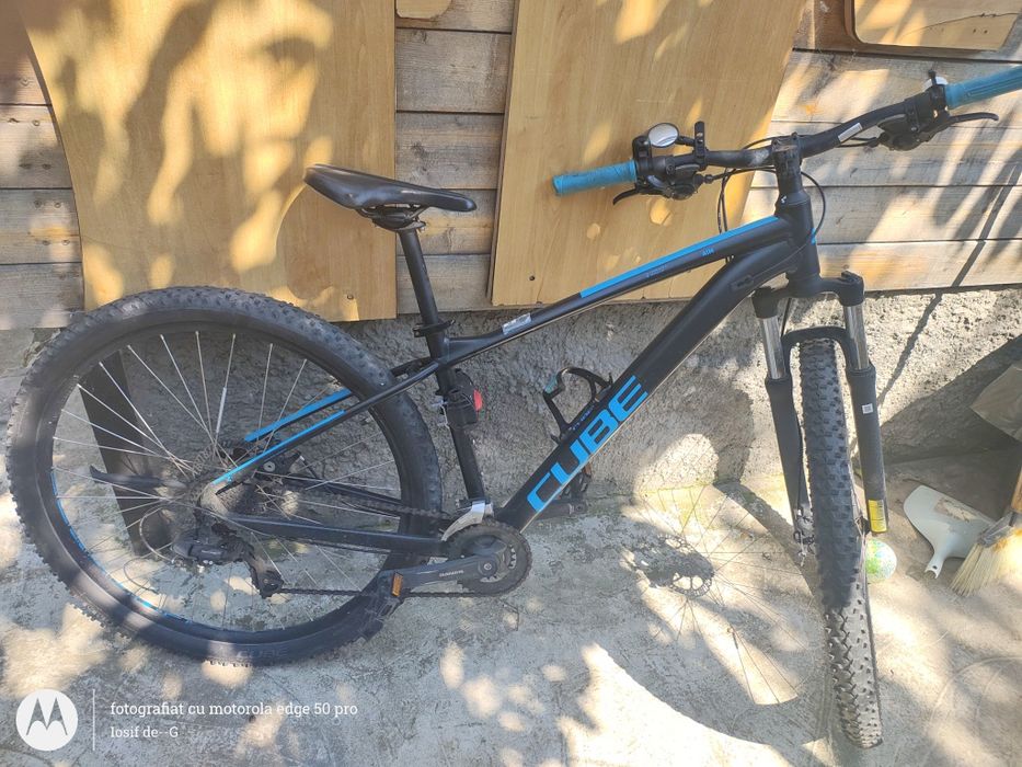 Vând bicicleta Cube roată de 29 folosită.