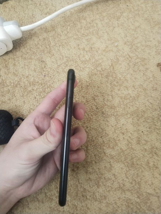 Айфон се 2020 64гб