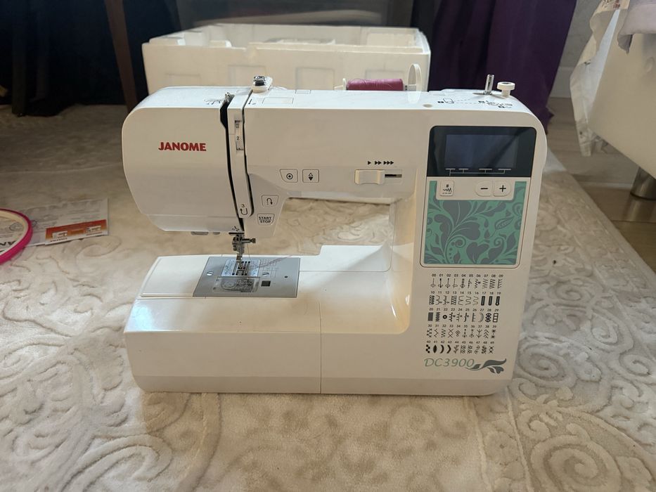 Продаю швейную машину Janome 3900