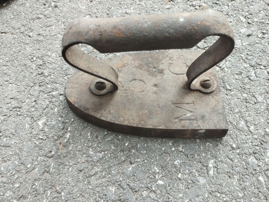 Стари чугунени ютии , Стара чугунена ютия