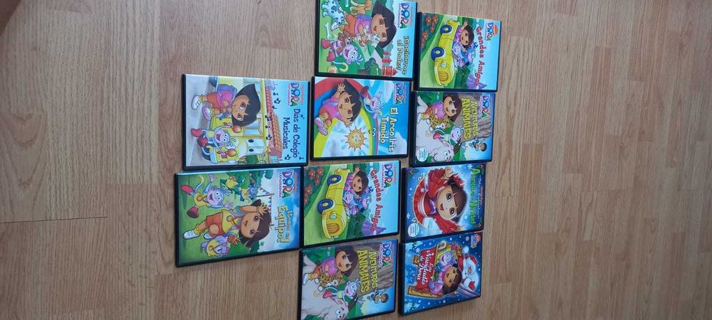DVD uri desene colectia Dora ,10 buc