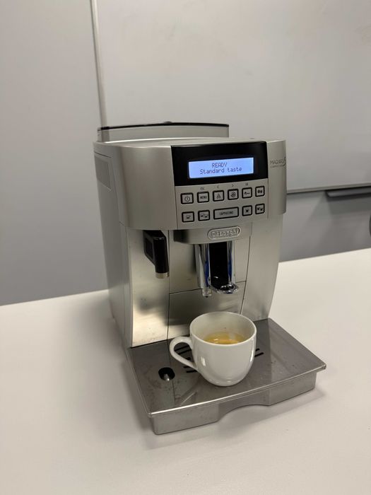 De’Longhi Magnifica S Cappuccino–автоматична кафемашина,работи отлично