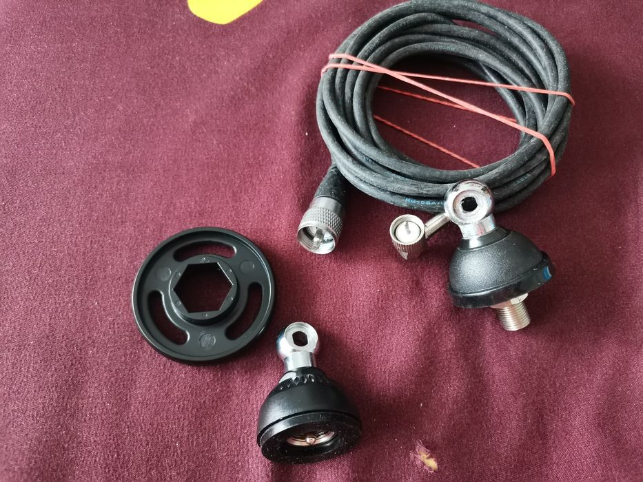 Vând accesorii stație auto