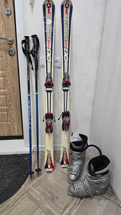 Срочно торг. Продам лыжи с ботинками