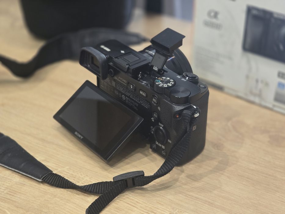 Sony α6000 (Alpha 6000) + Sony 16-50mm OSS – Отлично състояние, супер бърз автофокус