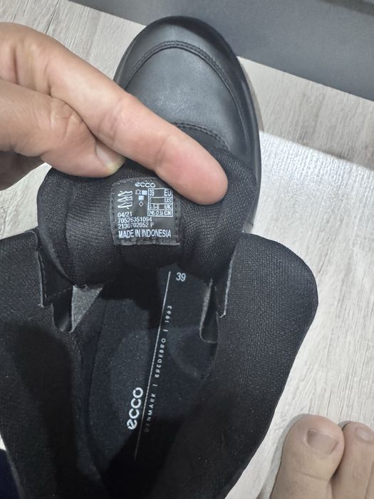 Продам ботинки ECCO