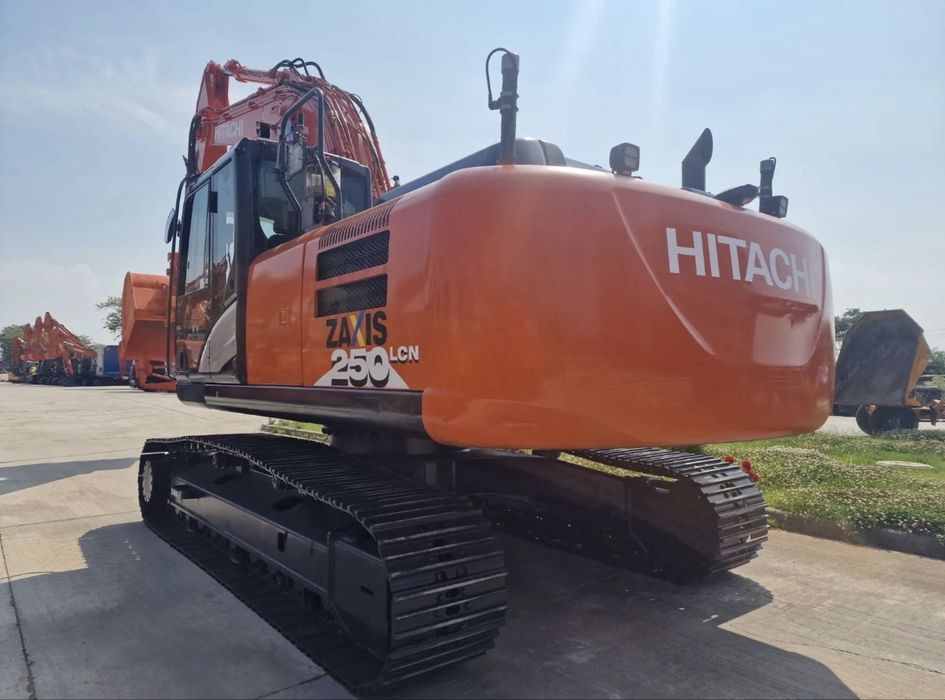 Inchiriez excavator