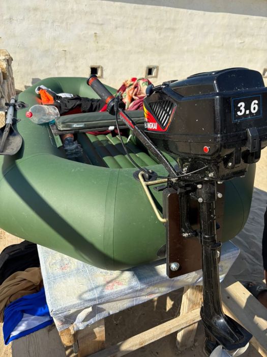 Продам лодку с мотором