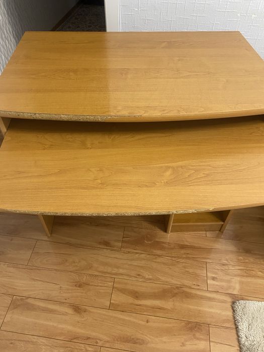Продам ученический компьтерный стол