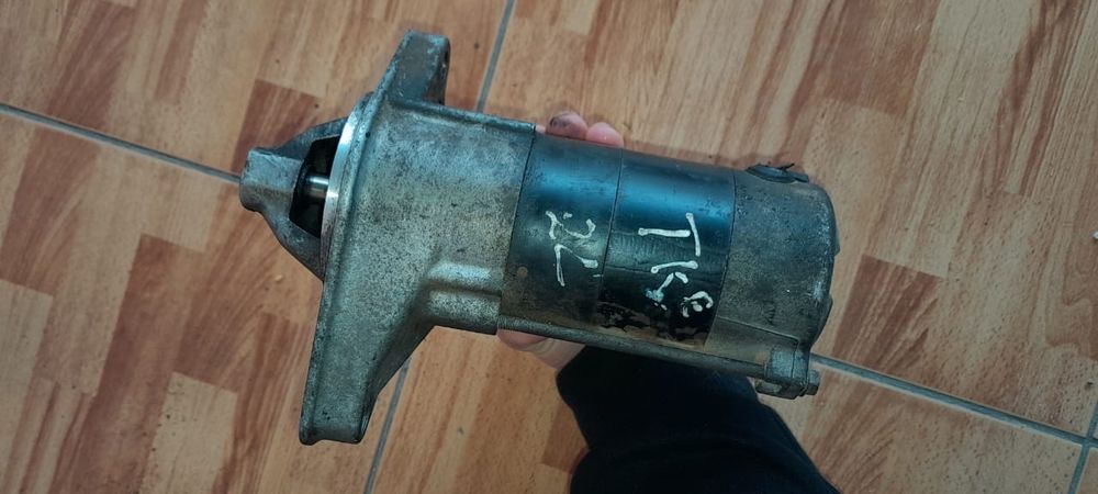 Продам стартер от тойты карины Е