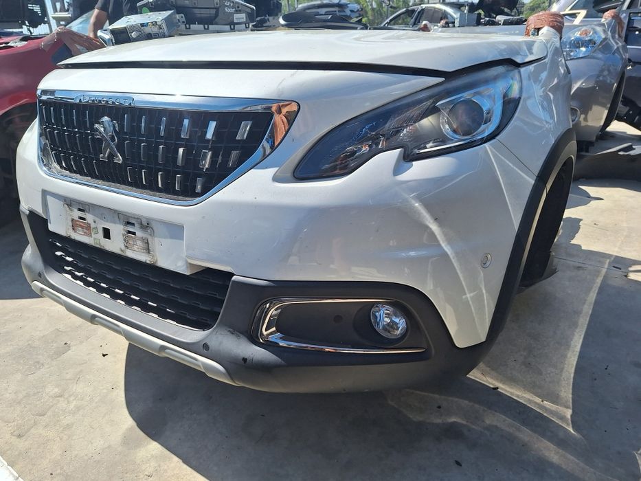 Предна броня с парктроници Peugeot 2008 / Пежо 2008 2016г.
