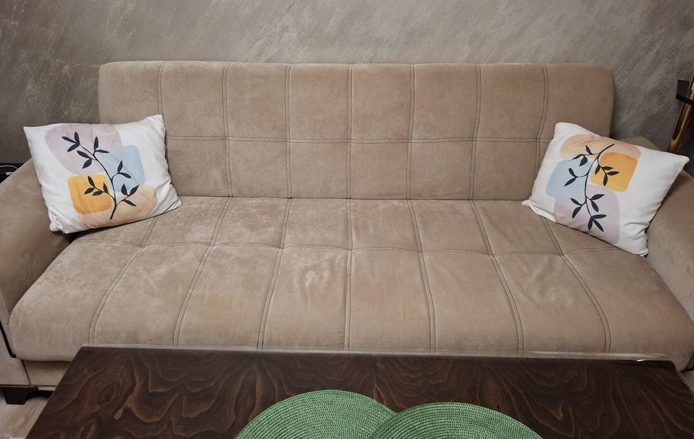 Диван от три части  и маса