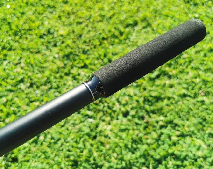 Три шарански въдици + три макари с байтрънер и влакна . НОВИ !!!