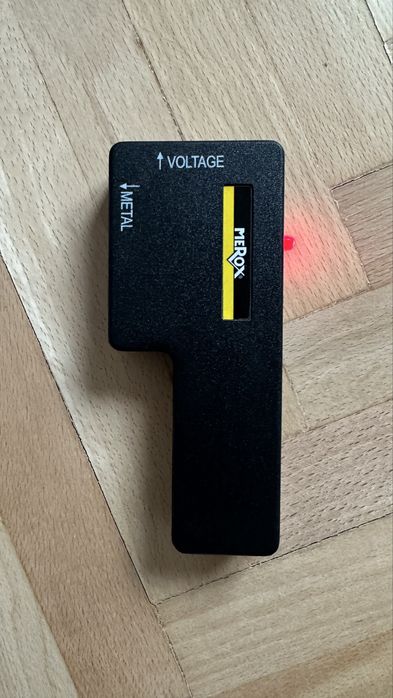 Detectoare metal, voltaj