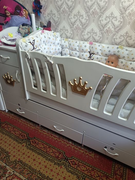 Детская кроватка