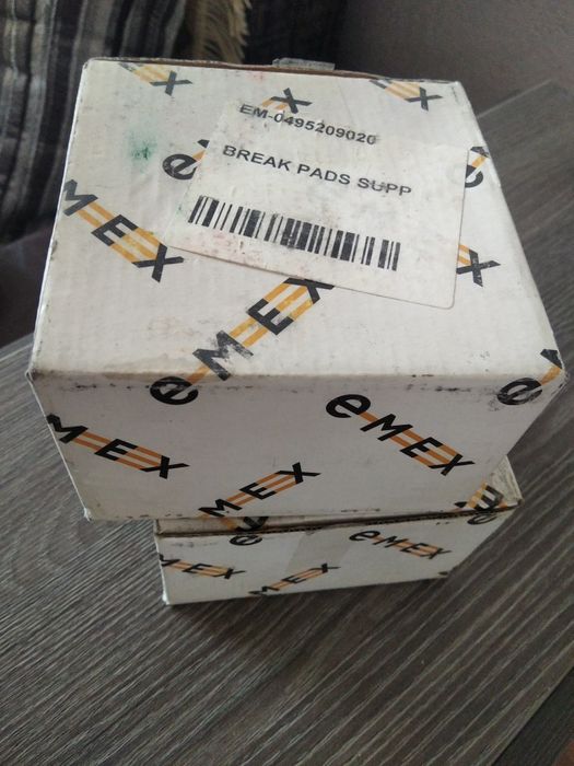 Направляющие суппорта Тойота Авенсис