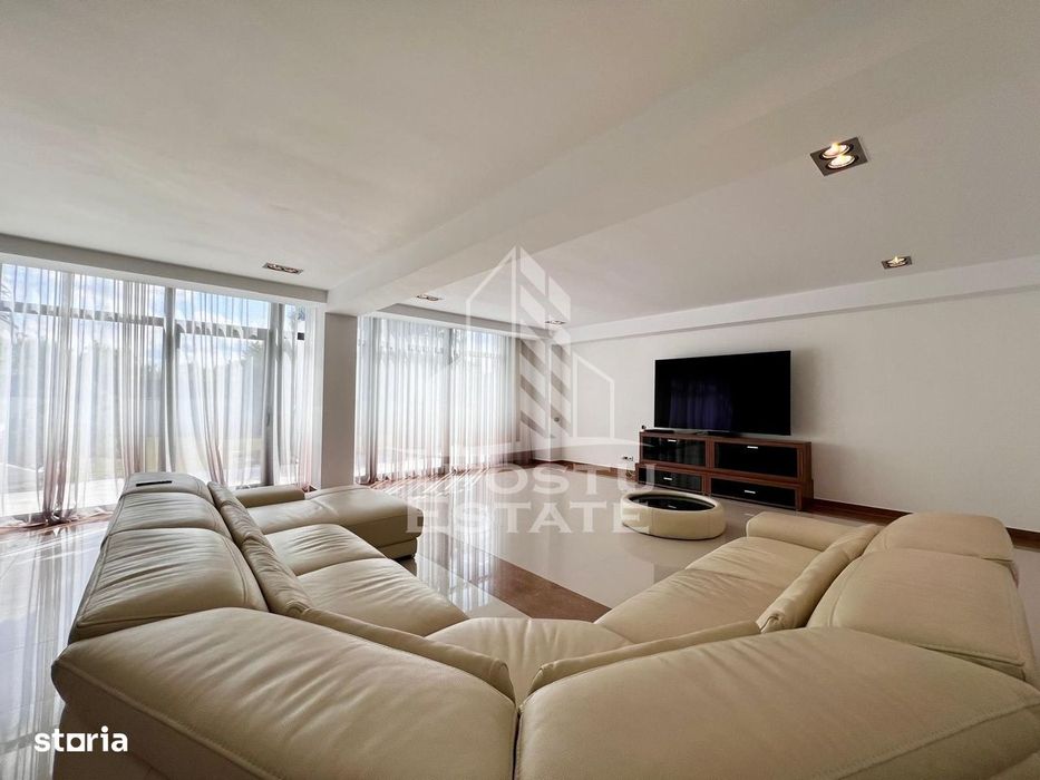Casa de lux cu 5 camere, 4 bai, Piscina, zona Aradului