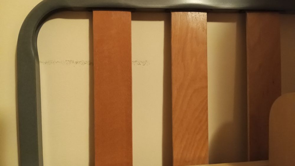 Единични мебели от дърво и дървесина