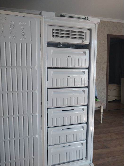 Продам морозильную камеру