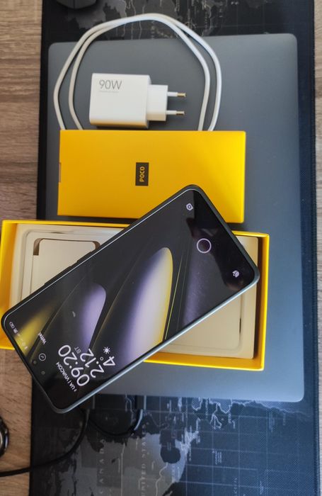 смартфон Poco F6, 12/512